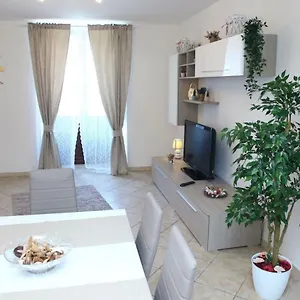 Garibaldi Suites & Apartament